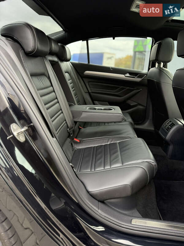 Седан Volkswagen Passat 2022 в Луцьку