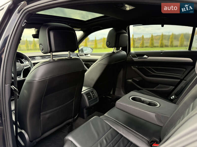 Седан Volkswagen Passat 2022 в Луцьку