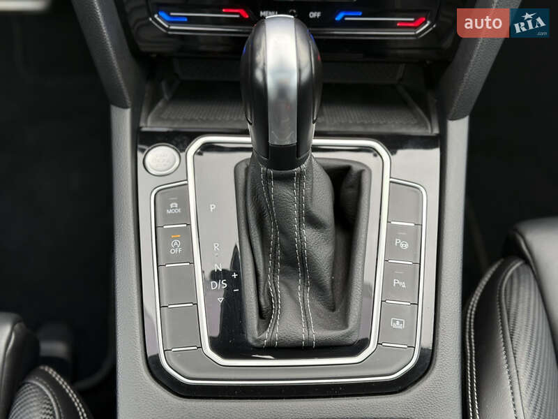 Седан Volkswagen Passat 2022 в Луцьку