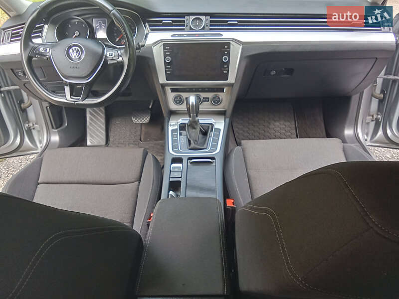 Универсал Volkswagen Passat 2018 в Львове