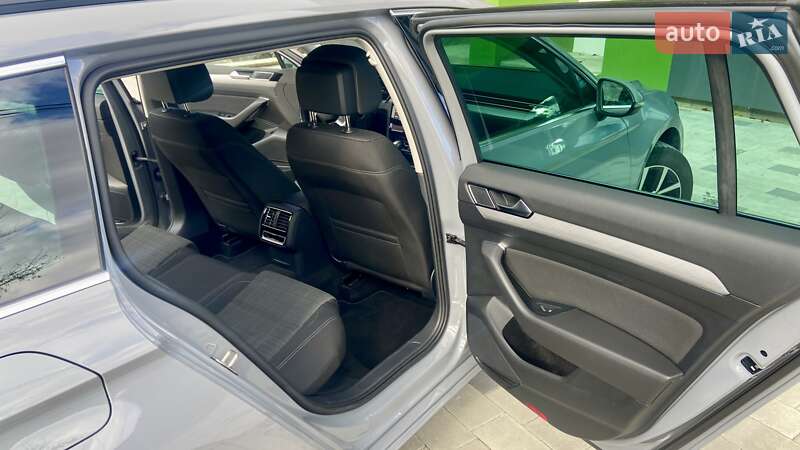 Універсал Volkswagen Passat 2022 в Тернополі