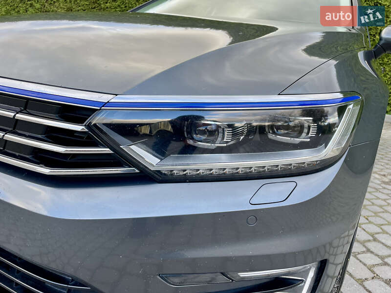 Универсал Volkswagen Passat 2016 в Рогатине