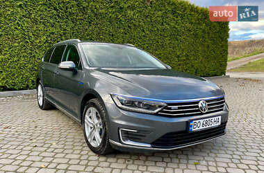 Универсал Volkswagen Passat 2016 в Рогатине