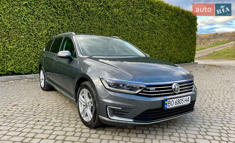 Универсал Volkswagen Passat 2016 в Рогатине