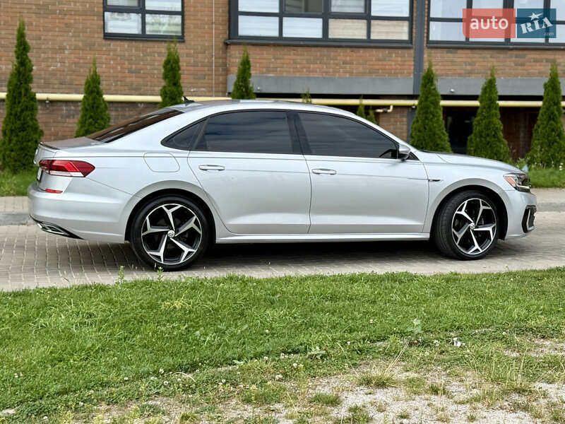 Седан Volkswagen Passat 2020 в Житомирі