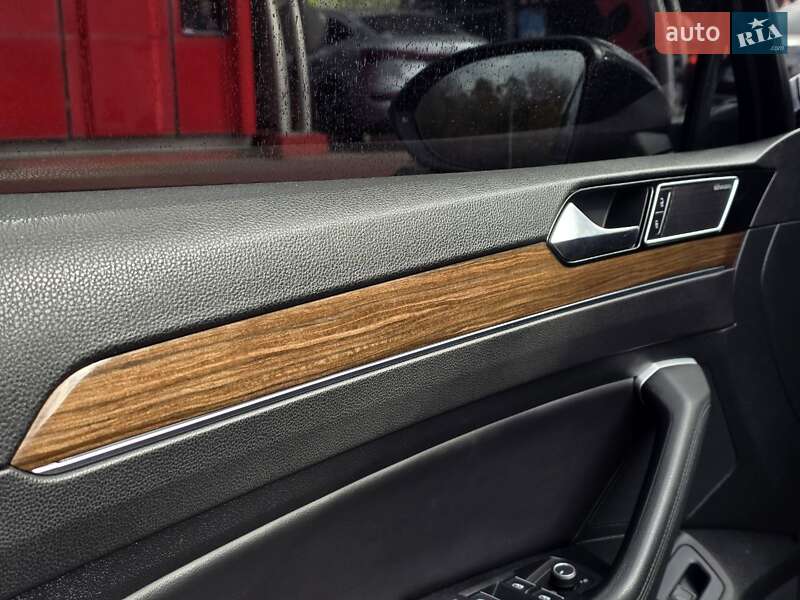 Універсал Volkswagen Passat 2015 в Тернополі