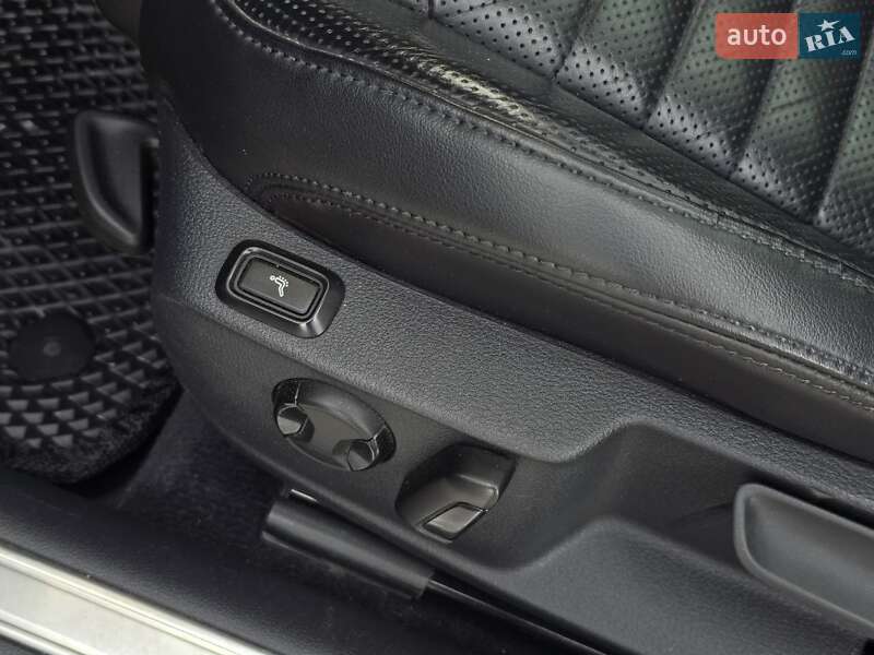 Універсал Volkswagen Passat 2015 в Тернополі