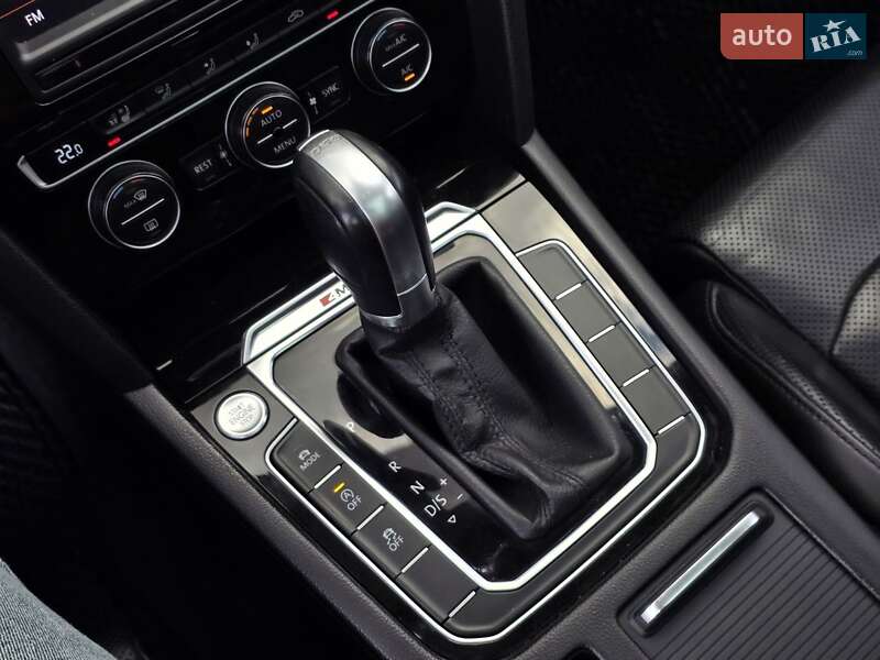 Універсал Volkswagen Passat 2015 в Тернополі