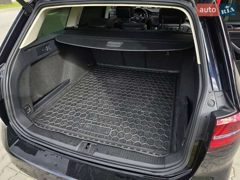 Універсал Volkswagen Passat 2015 в Тернополі