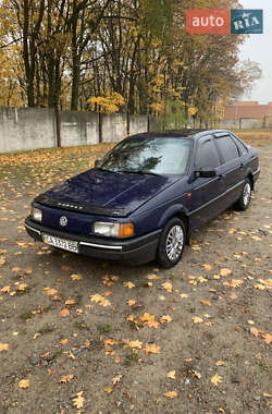 Седан Volkswagen Passat 1991 в Умани Седан Volkswagen Passat 1991 в Умани