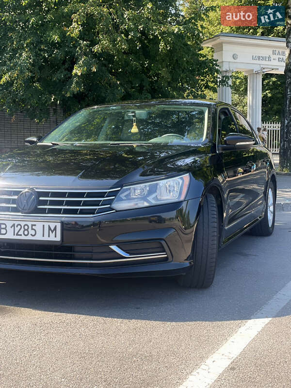 Седан Volkswagen Passat 2015 в Виннице