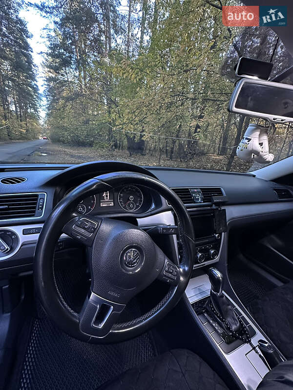 Седан Volkswagen Passat 2012 в Броварах