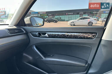 Седан Volkswagen Passat 2013 в Софиевской Борщаговке