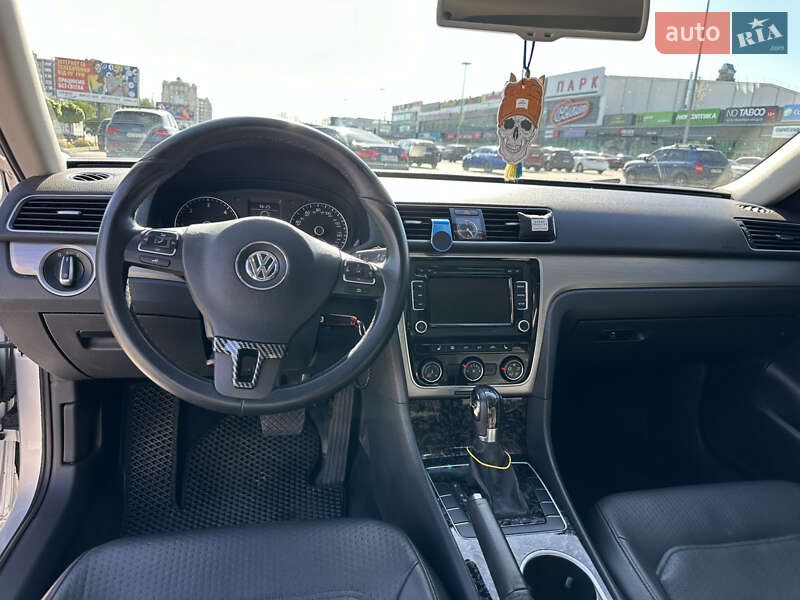 Седан Volkswagen Passat 2013 в Софиевской Борщаговке