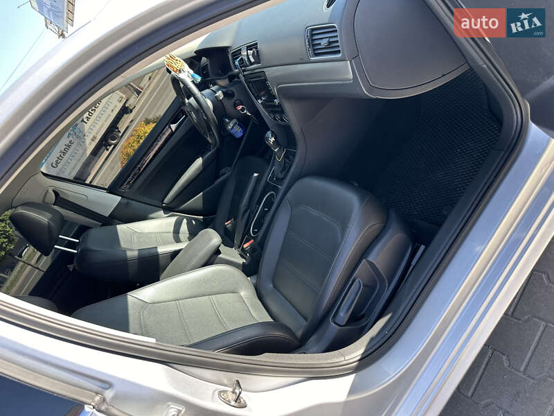 Седан Volkswagen Passat 2013 в Софиевской Борщаговке
