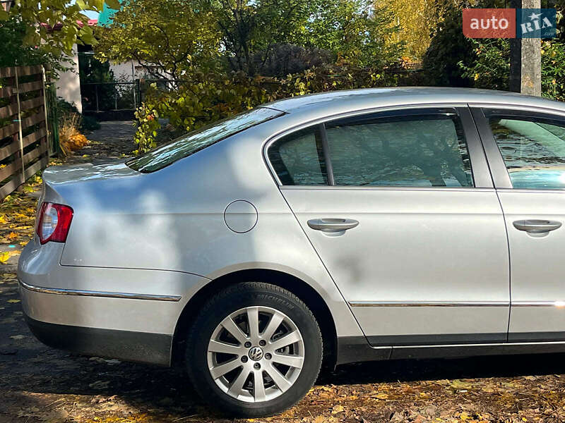 Седан Volkswagen Passat 2008 в Киеве