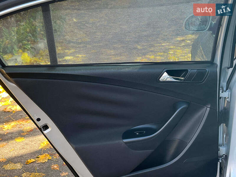 Седан Volkswagen Passat 2008 в Киеве