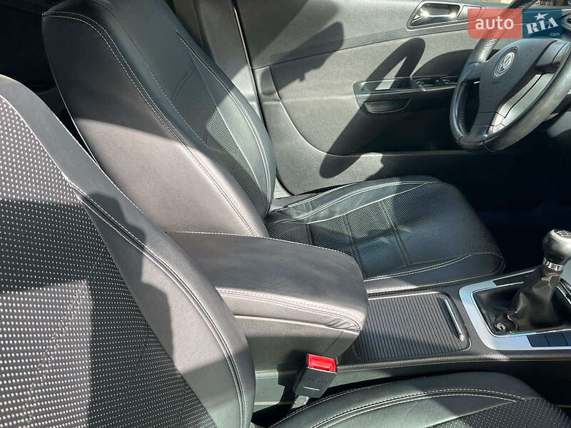 Седан Volkswagen Passat 2008 в Киеве