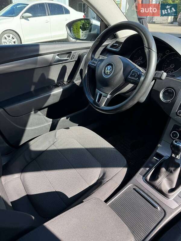 Универсал Volkswagen Passat 2012 в Ахтырке фото 7 Универсал Volkswagen Passat 2012 в Ахтырке