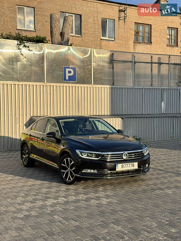 Седан Volkswagen Passat 2018 в Запорожье