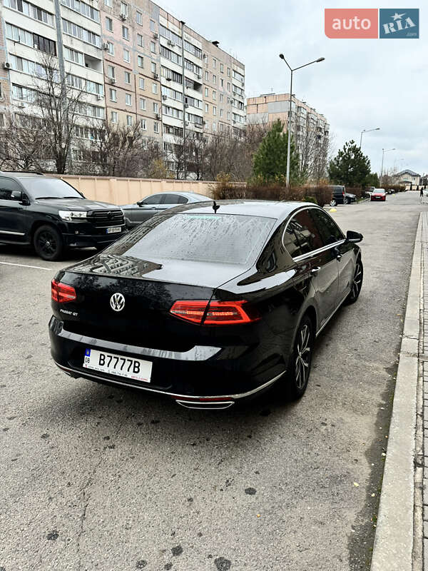 Седан Volkswagen Passat 2018 в Запорожье