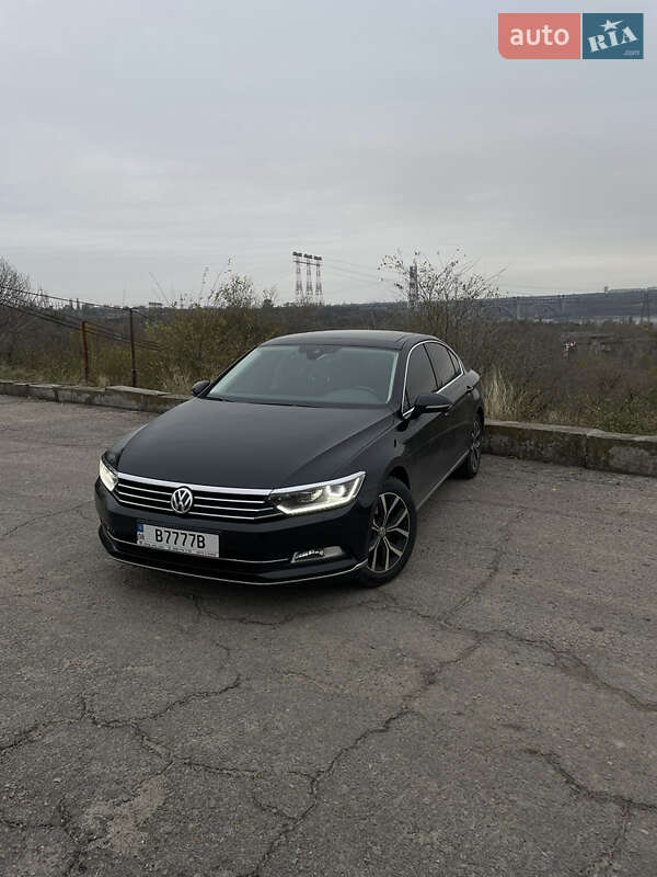 Седан Volkswagen Passat 2018 в Запорожье