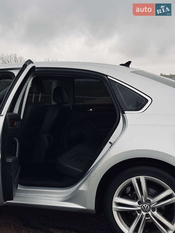 Седан Volkswagen Passat 2013 в Прилуках