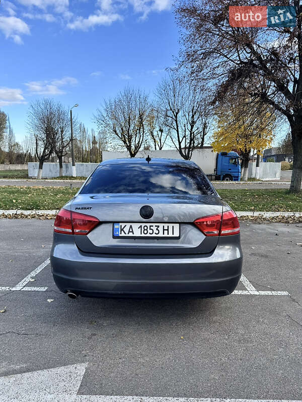 Седан Volkswagen Passat 2011 в Києві
