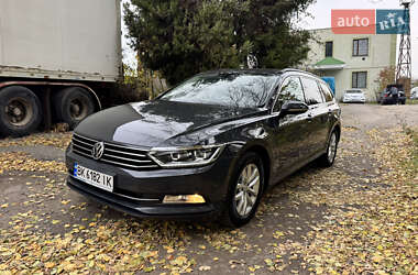 Универсал Volkswagen Passat 2015 в Ровно Универсал Volkswagen Passat 2015 в Ровно
