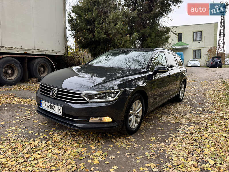 Универсал Volkswagen Passat 2015 в Ровно