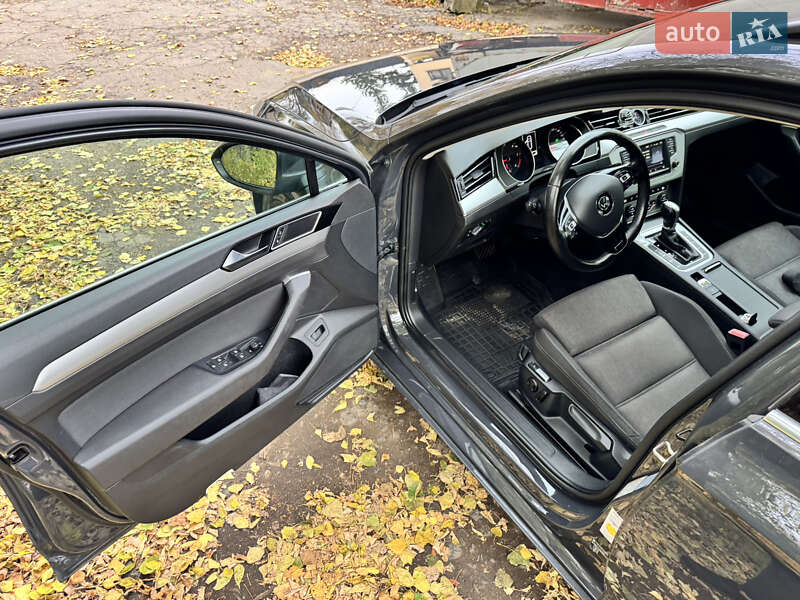 Универсал Volkswagen Passat 2015 в Ровно