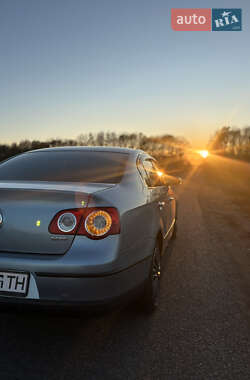 Седан Volkswagen Passat 2005 в Подільську