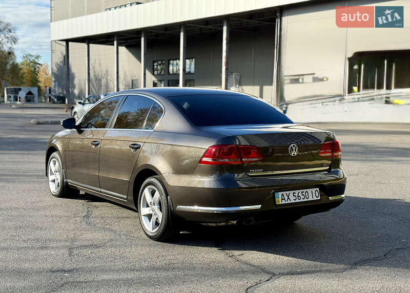 Седан Volkswagen Passat 2011 в Киеве