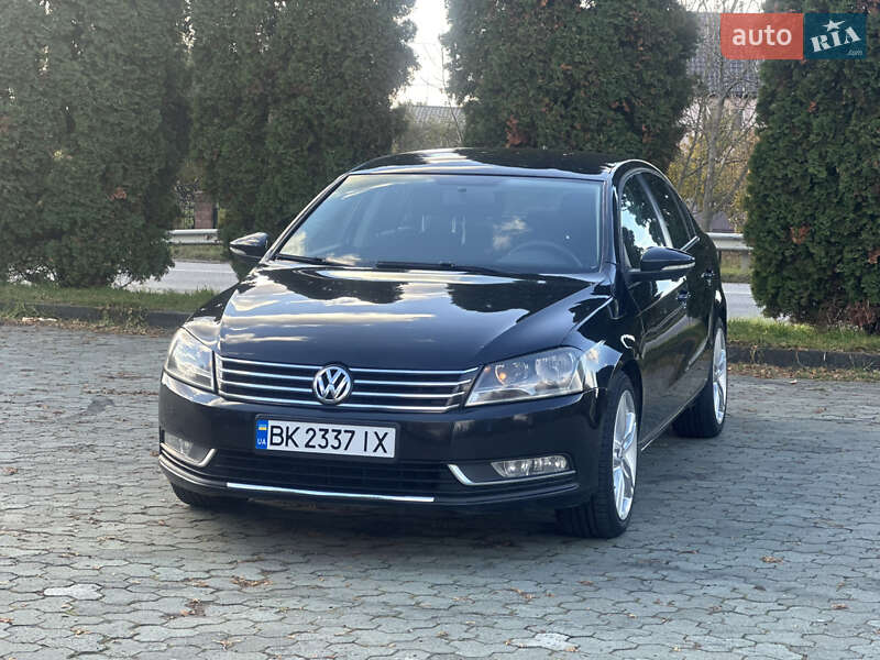Седан Volkswagen Passat 2013 в Дубні