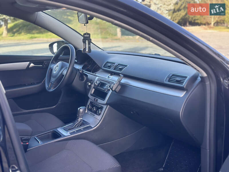 Седан Volkswagen Passat 2013 в Дубні