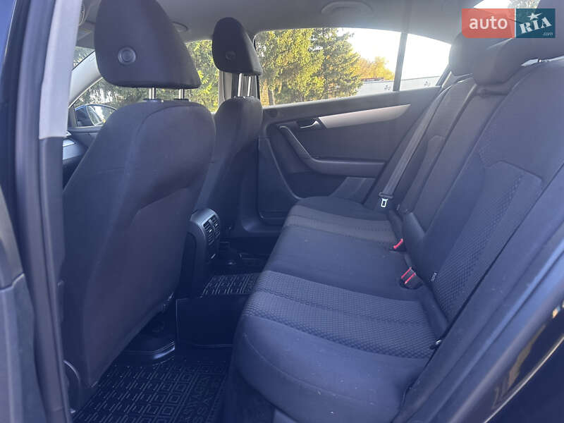 Седан Volkswagen Passat 2013 в Дубні