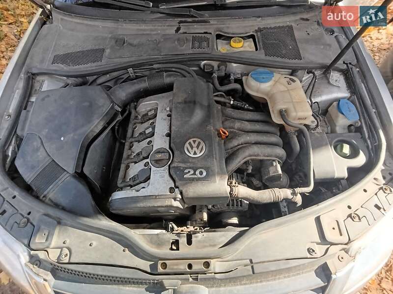 Універсал Volkswagen Passat 2004 в Києві