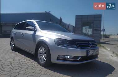 Універсал Volkswagen Passat 2011 в Івано-Франківську