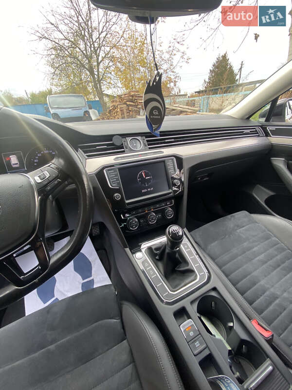 Універсал Volkswagen Passat 2016 в Луцьку