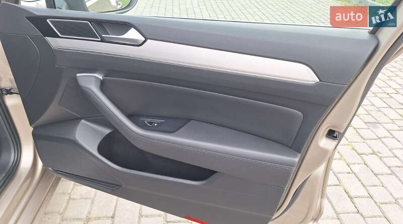 Универсал Volkswagen Passat 2016 в Черновцах