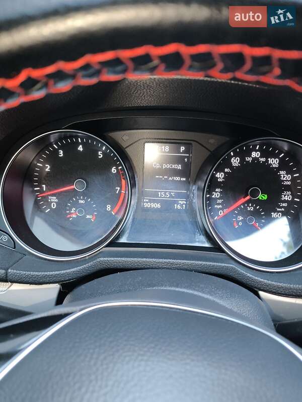 Седан Volkswagen Passat 2018 в Харькове