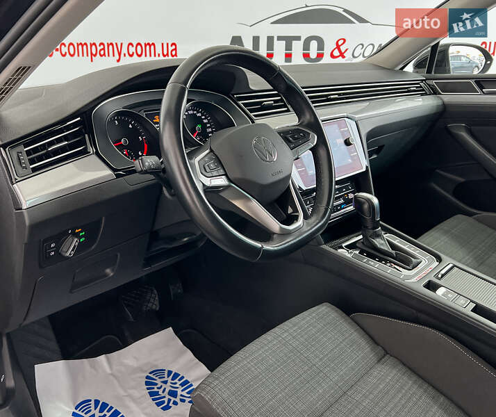 Універсал Volkswagen Passat 2021 в Львові