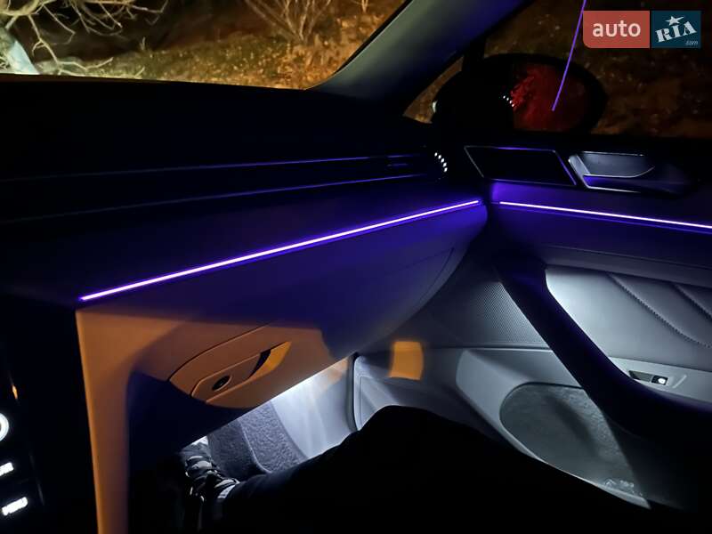 Седан Volkswagen Passat 2020 в Львове