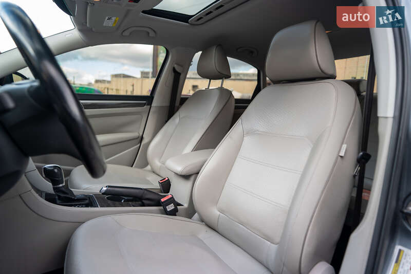 Седан Volkswagen Passat 2016 в Києві