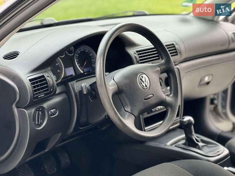 Седан Volkswagen Passat 2001 в Тернополе