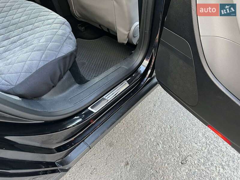 Седан Volkswagen Passat 2006 в Ивано-Франковске