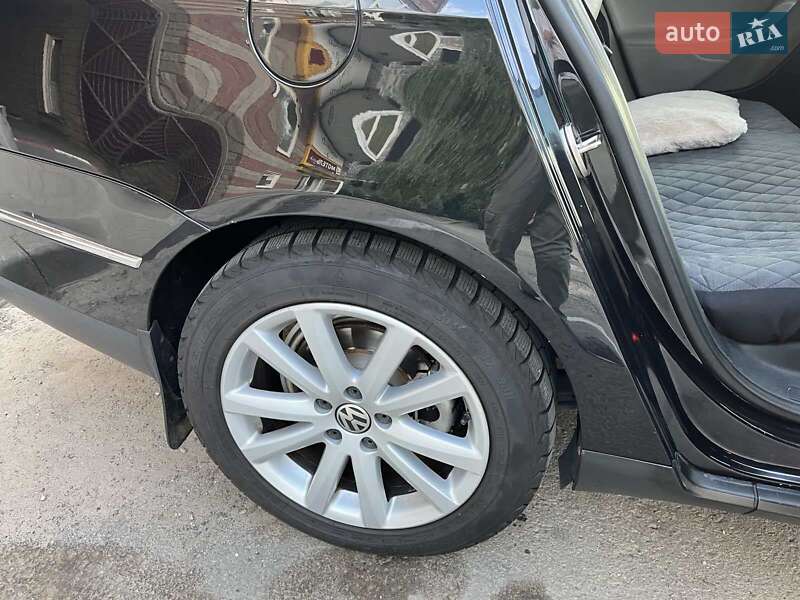 Седан Volkswagen Passat 2006 в Ивано-Франковске