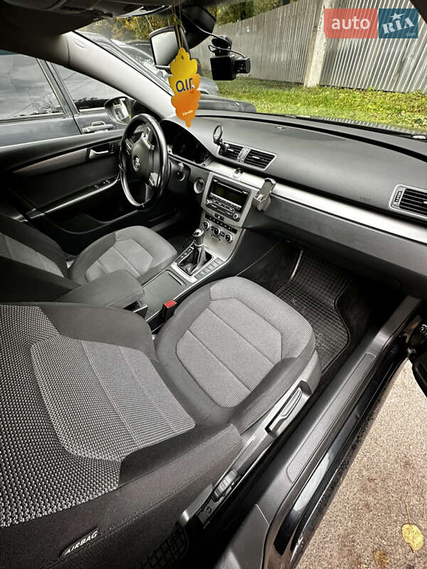 Седан Volkswagen Passat 2014 в Хмельницком