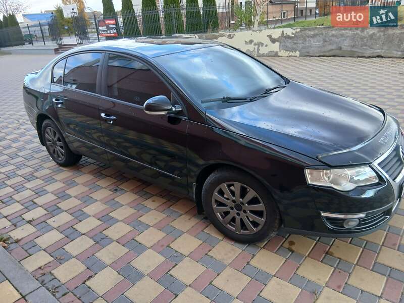 Седан Volkswagen Passat 2008 в Гайсине