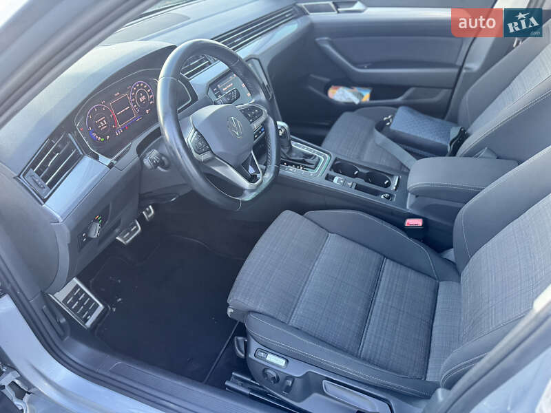 Універсал Volkswagen Passat 2021 в Києві